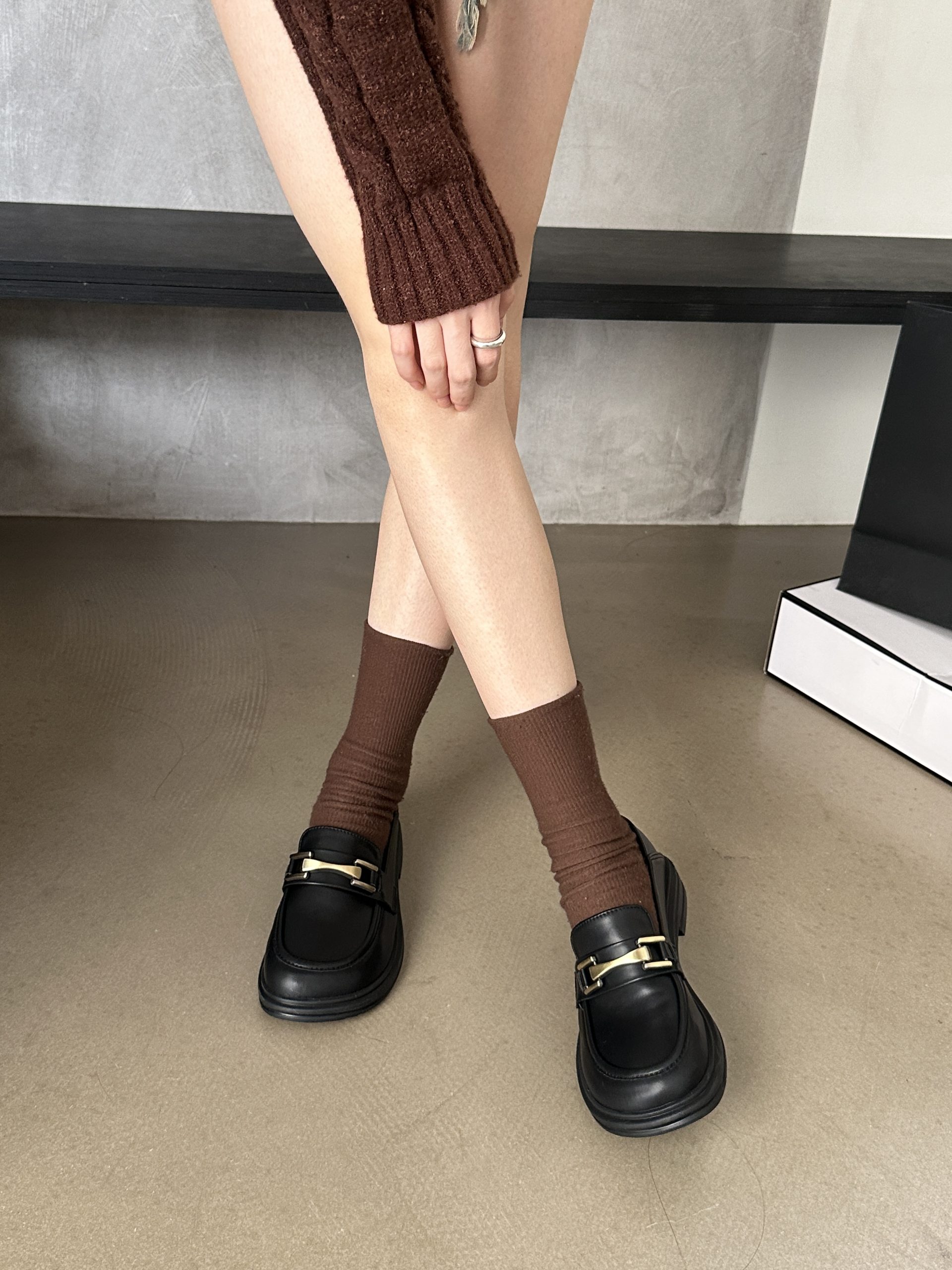 SIZHUONI Women's Chunky Heel Loafer Shoes 2024 New Thick Sole Casual Low Heel Slip-On Leather Shoes - Image 3